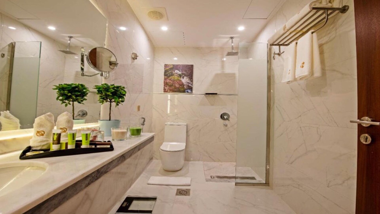 Photo of Bathroom in Palestine Street