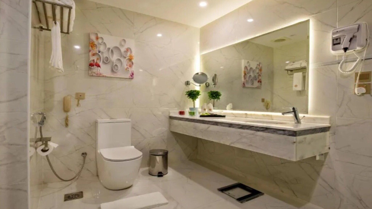 Photo of Bathroom in Palestine Street