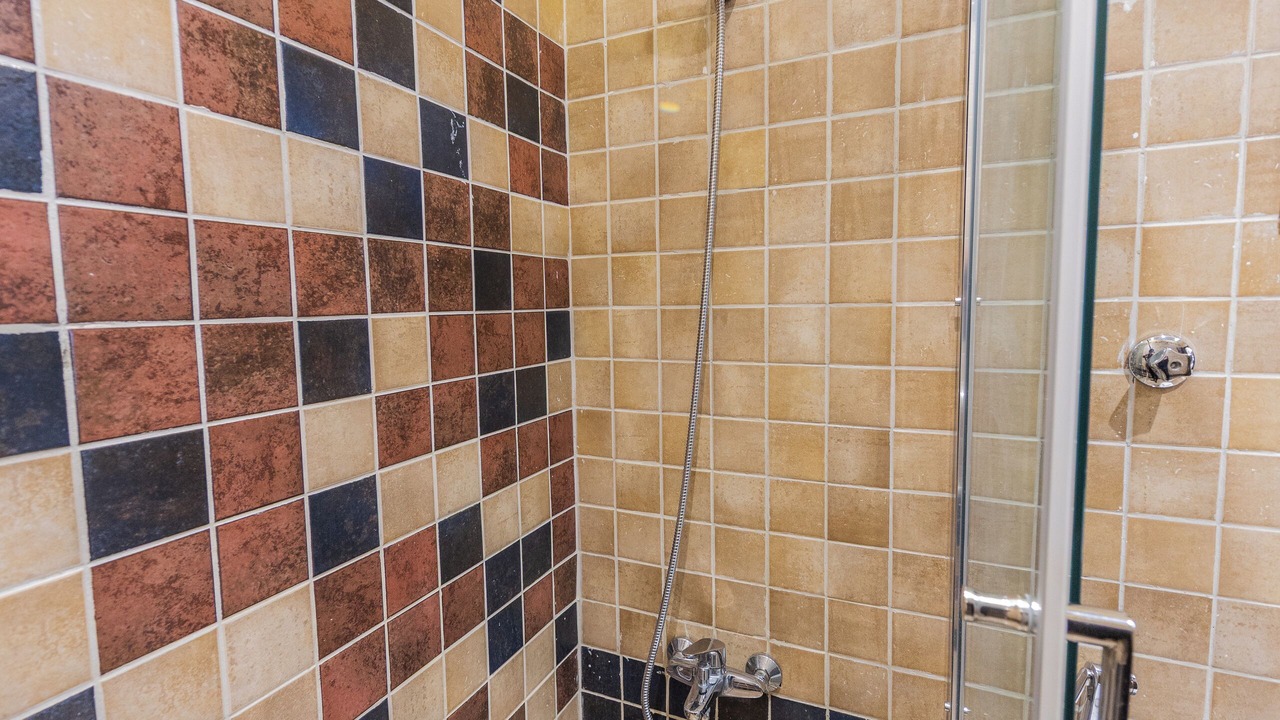 Photo of Bathroom in King Abdul Aziz Road