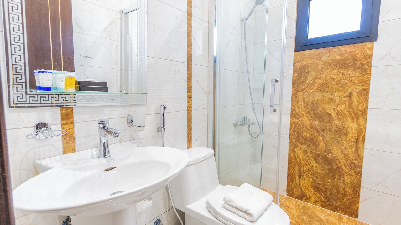 Photo of Bathroom in King Abdul Aziz Road