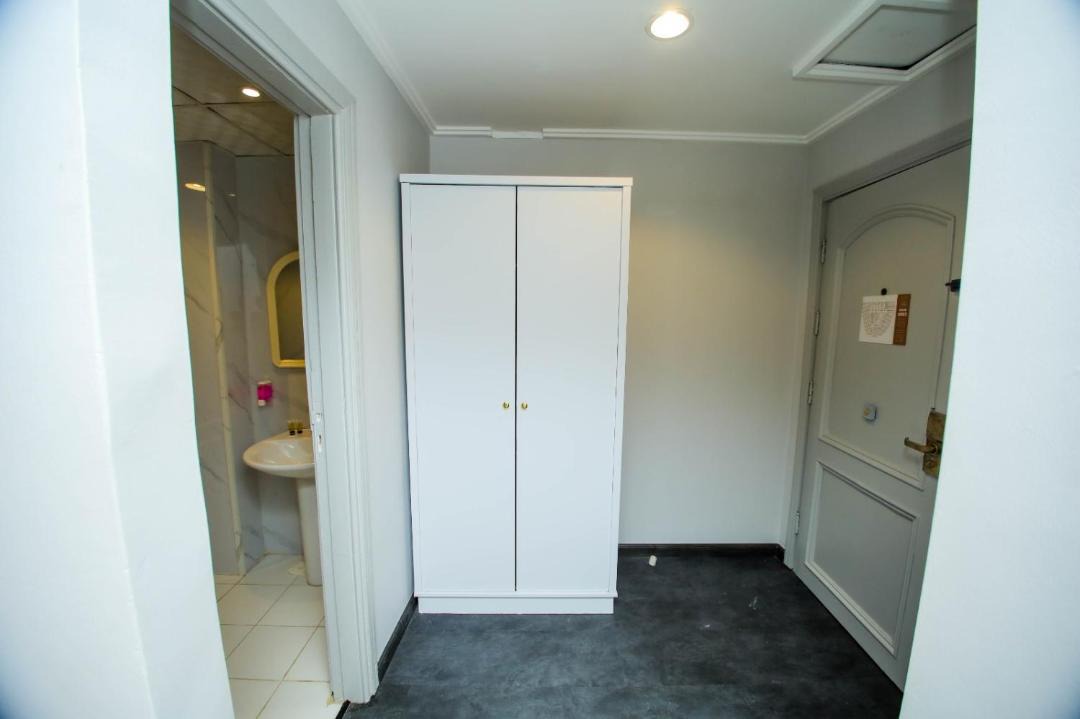 Photo of Bathroom in 60th Street