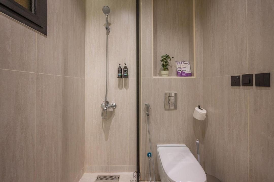 Photo of Bathroom in King Abdul Aziz Road