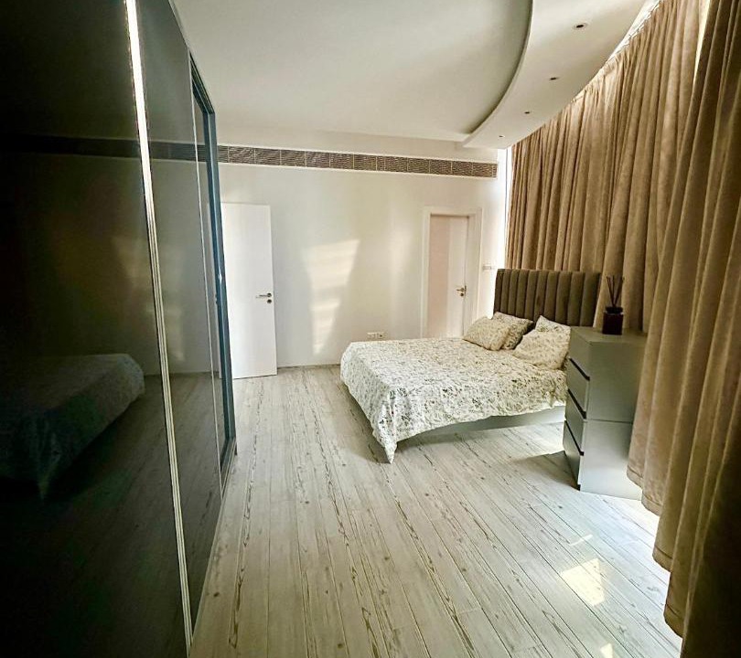 Photo of Bedroom in Block 428