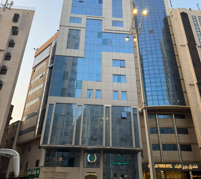 Photo of Buildings in 60th Street