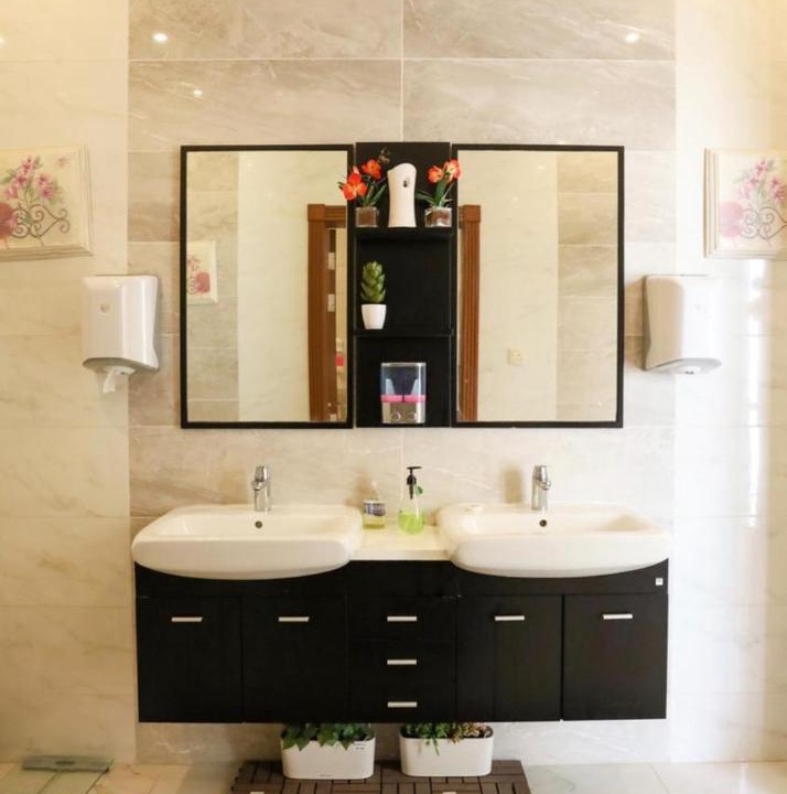 Photo of Bathroom in Dhahran