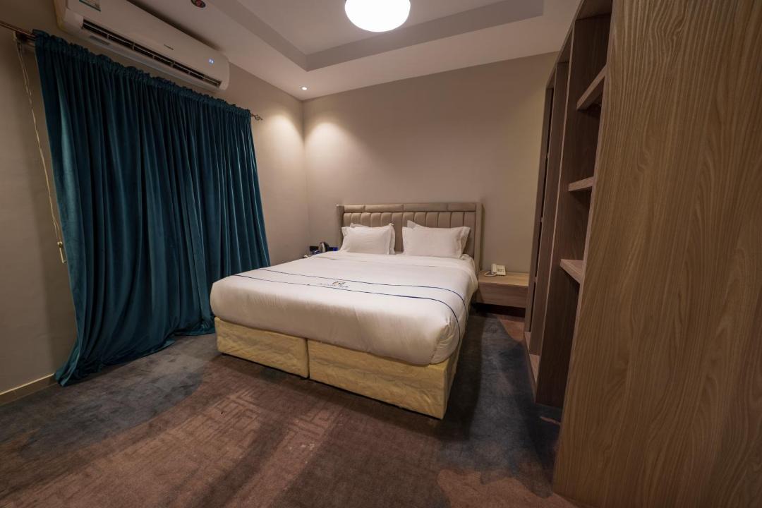 Photo of Bedroom in Qurish Street