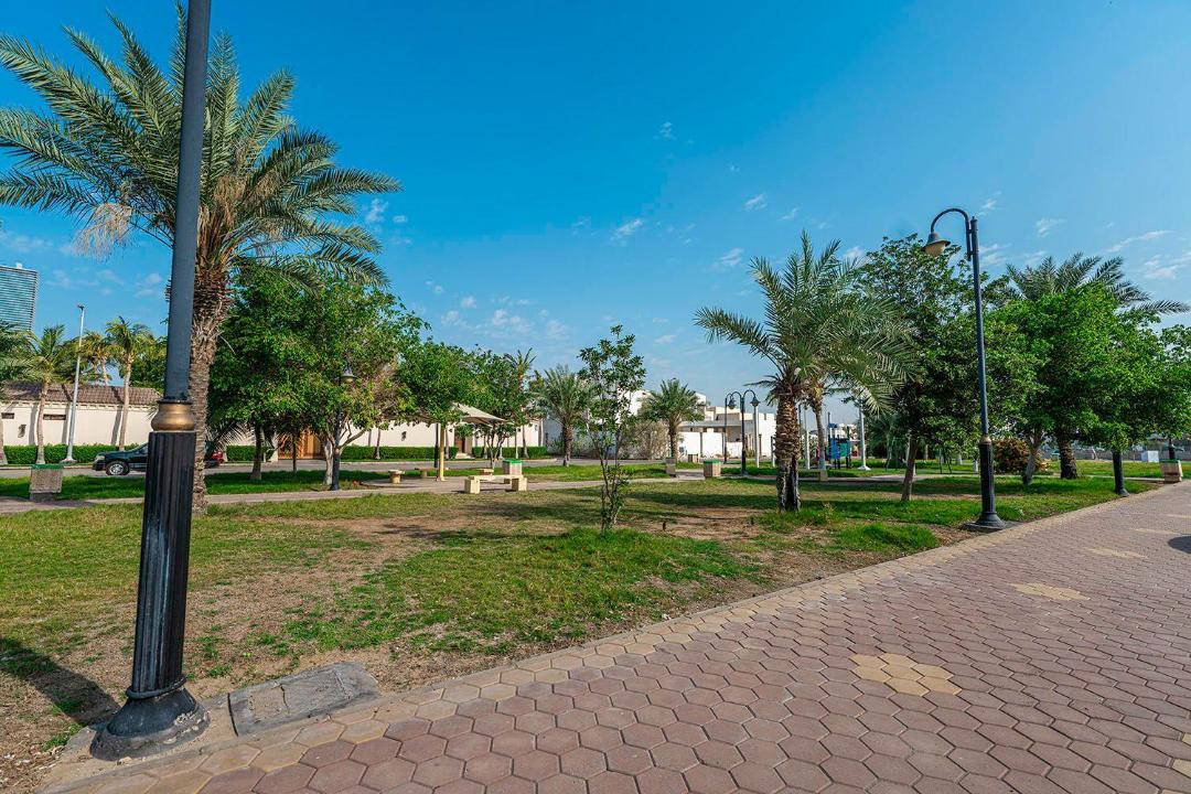 Photo of Others in King Abdul Aziz Road