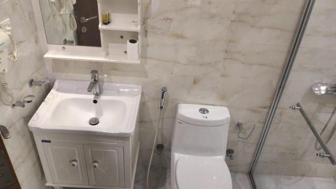 Photo of Bathroom in Hera Street