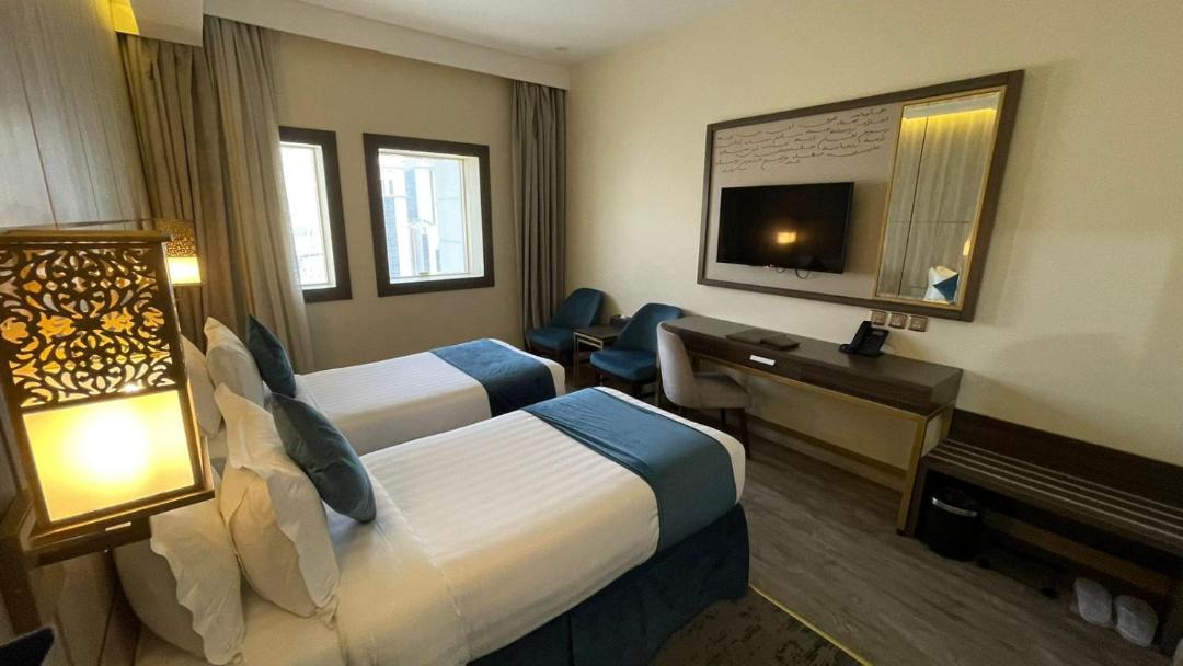 Photo of Others in 60th Street