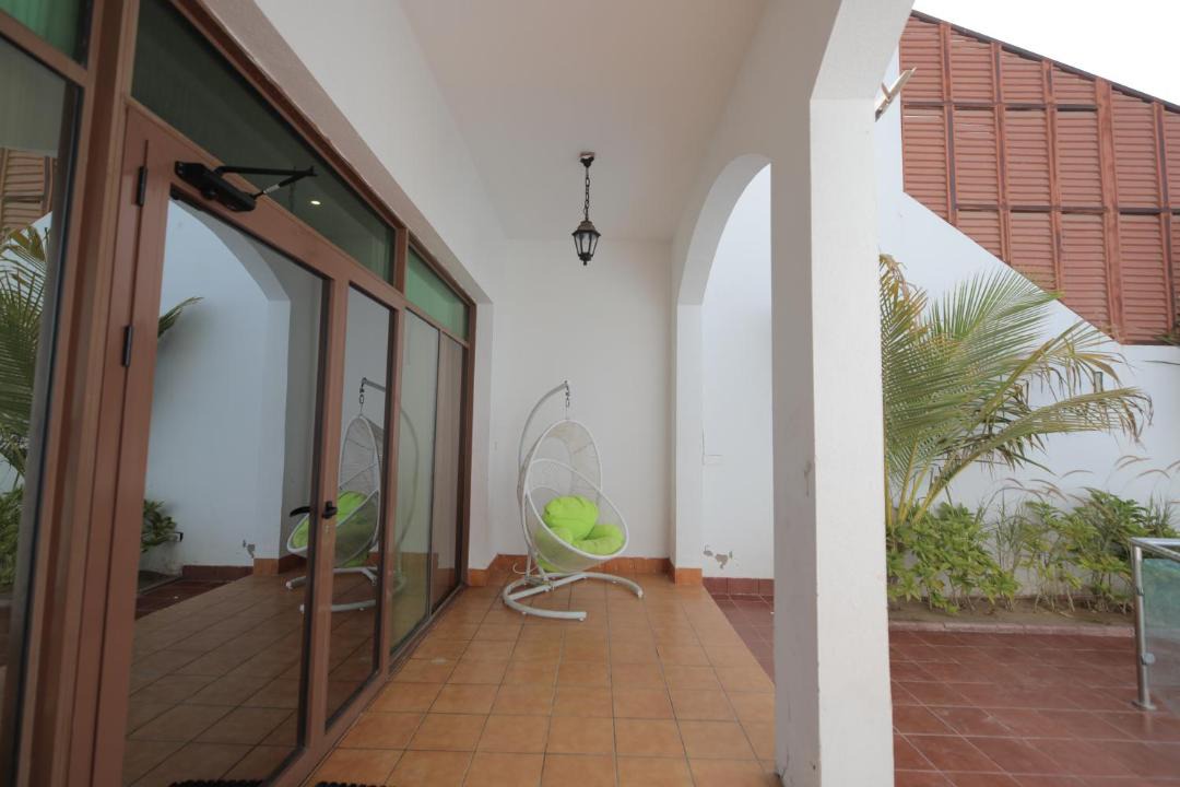 Photo of Patio Balcony in Durrat Al-Arous