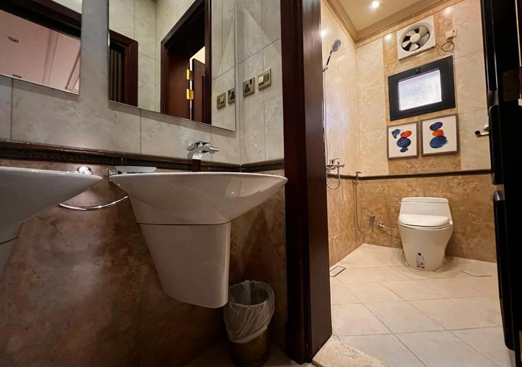 Photo of Bathroom in King Abdul Aziz Road