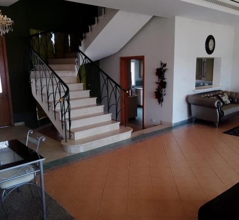 Photo of Livingroom in Durrat Al-Arous