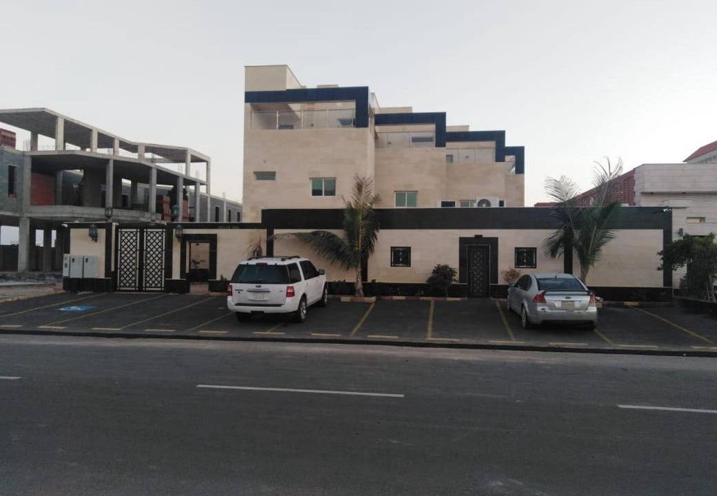 Photo of Buildings in Durrat Al-Arous