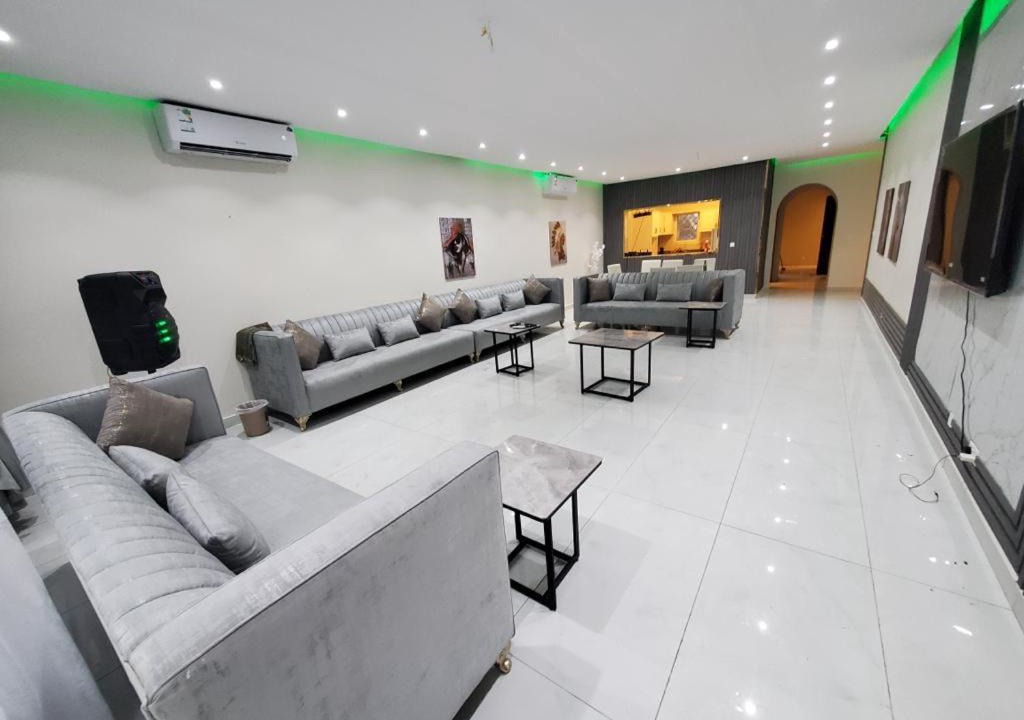 Photo of Livingroom in Durrat Al-Arous