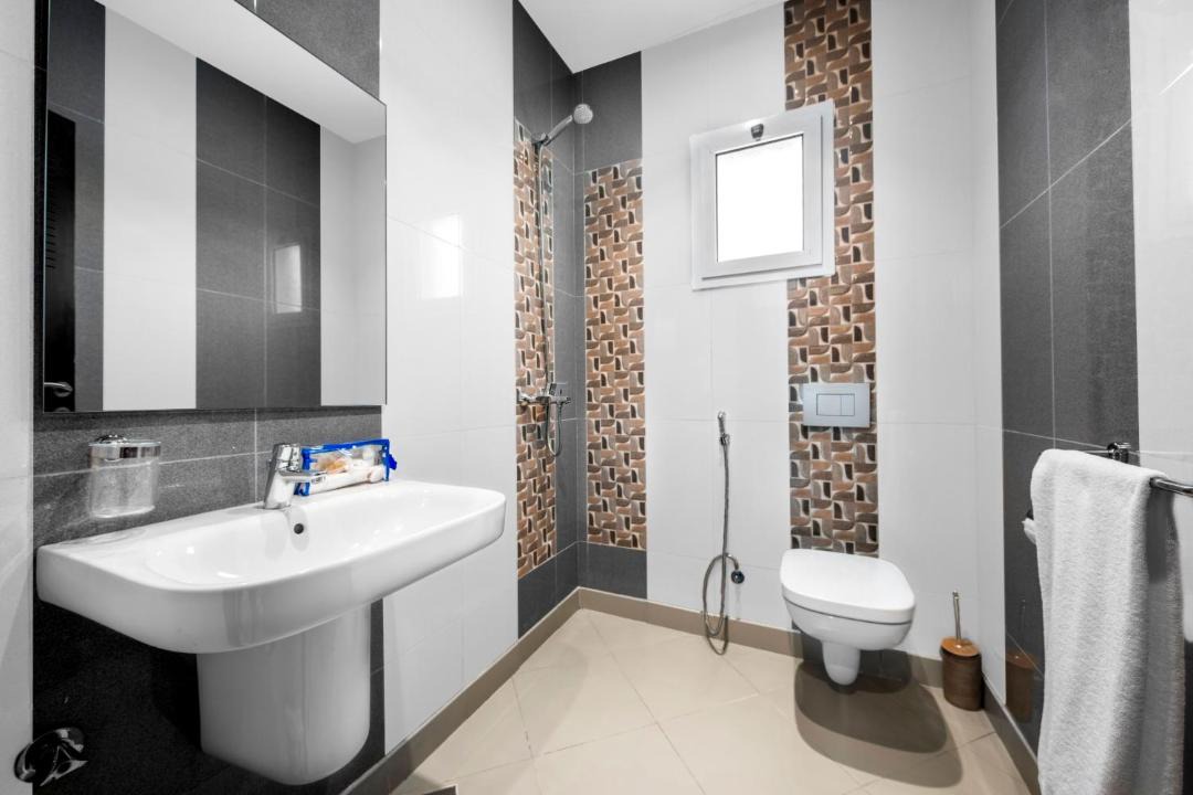 Photo of Bathroom in King Abdul Aziz Road