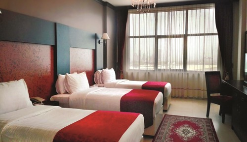 Executive Suite, 3 Twin Beds