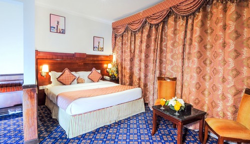 Deluxe Double ( Single and double occupancy )