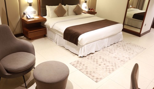 Deluxe King Room
