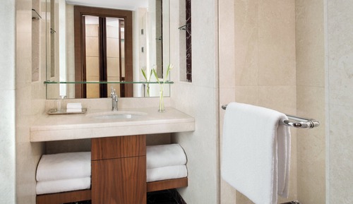 Premium Room, 1 King Bed, Club Lounge Access