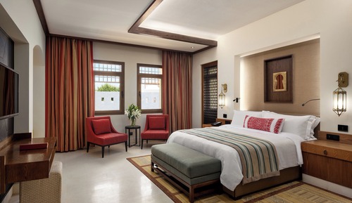 Junior Suite, 1 King Bed, Garden View