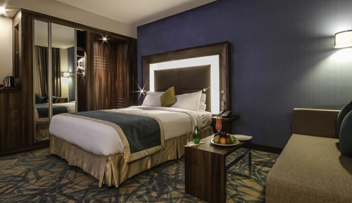 Junior Suite, 1 King Bed, City View