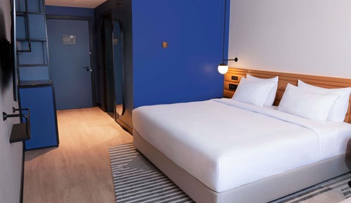 Deluxe Room, 1 Queen Bed, City View