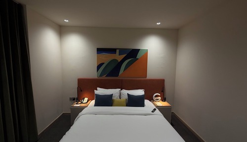 Standard Room, 1 King Bed