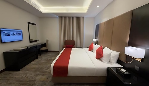 Executive Suite, City View