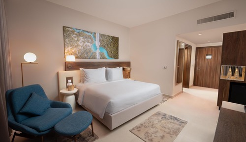 Deluxe King Room