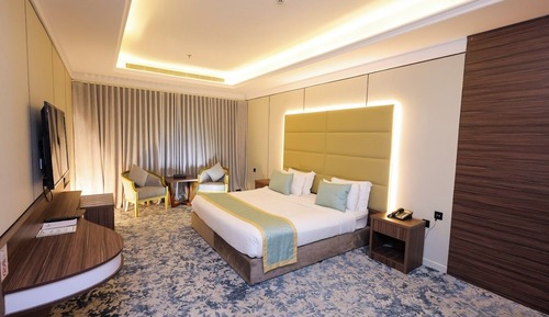 Deluxe King Room 