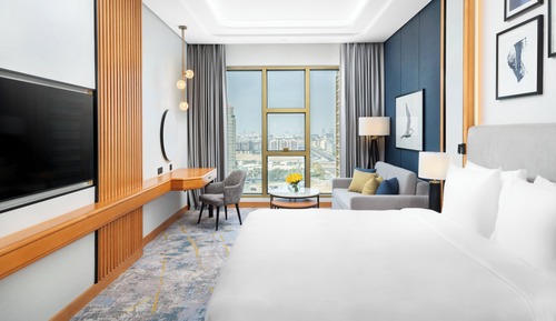 Grand Room, 1 King Bed, Pool View
