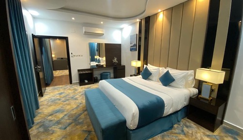 Deluxe Suite
