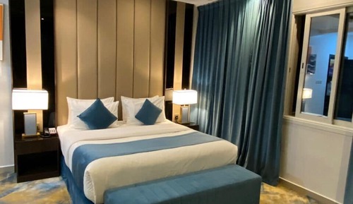 Executive Suite 