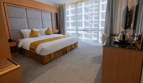 Classic Twin Room, City View