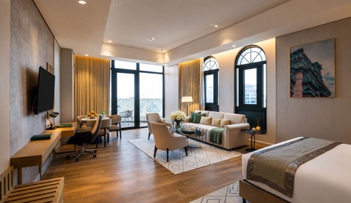 Executive Studio Suite, City View