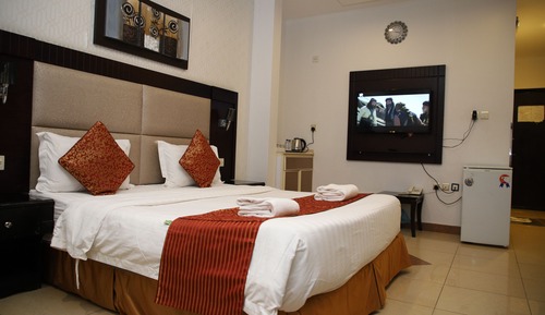 Suite, City View