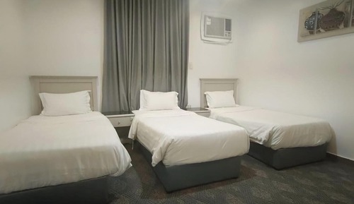 Suite, City View