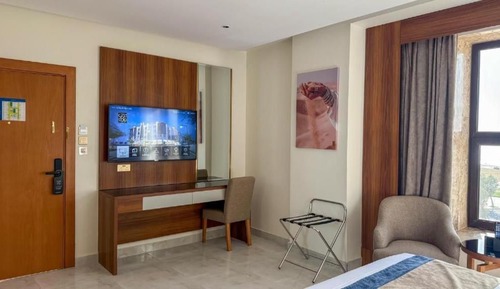 Deluxe Room, City View