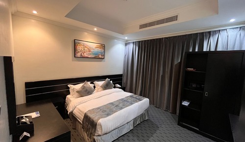 Deluxe Studio