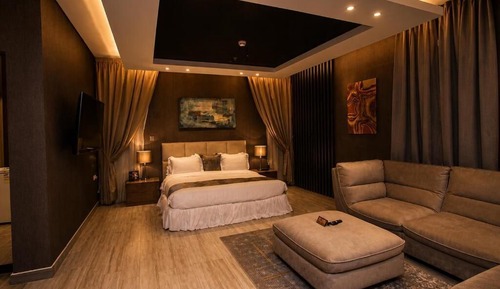 Suite, City View