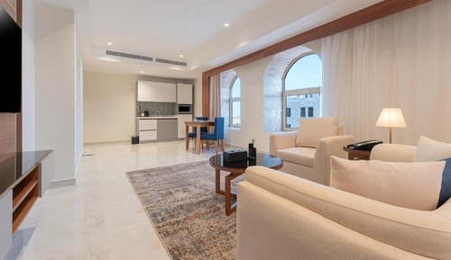 Executive Suite, City View