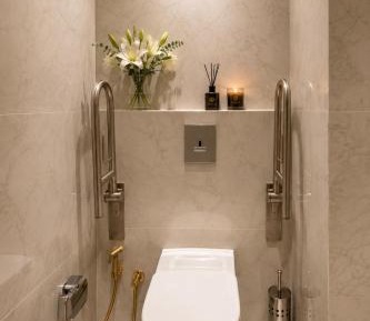King Room with Roll-In Shower - Disability Access