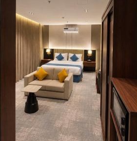Deluxe King Room