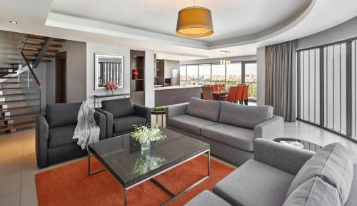 City View Duplex Three Bedroom Apartment with Balcony
