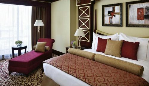 Deluxe King Suite