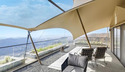 Suite with Mountain View