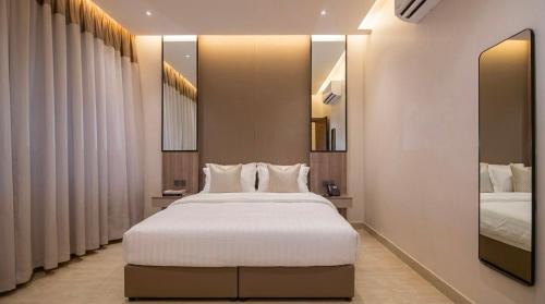 Deluxe King Suite