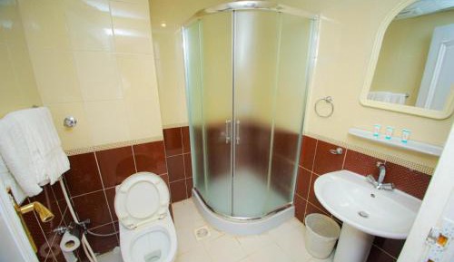 Quadruple Room with Private Bathroom