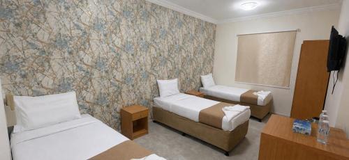 Economy Triple Room