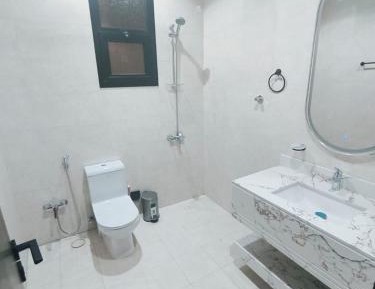 Deluxe One-Bedroom Apartment
